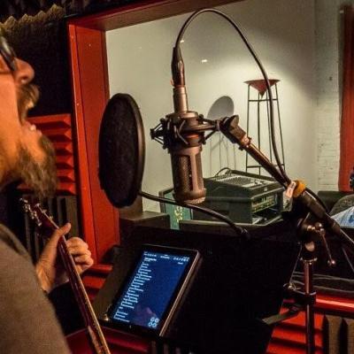 Belting it out